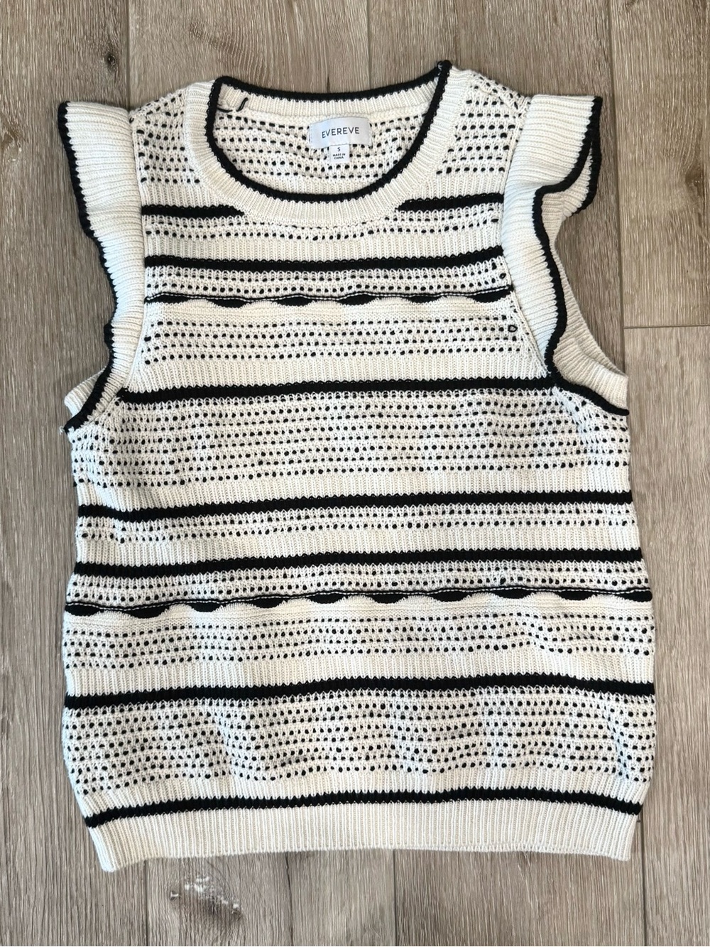 Evereve Cream & Black Striped Open-Knit Flutter Sleeve Sweater Tank